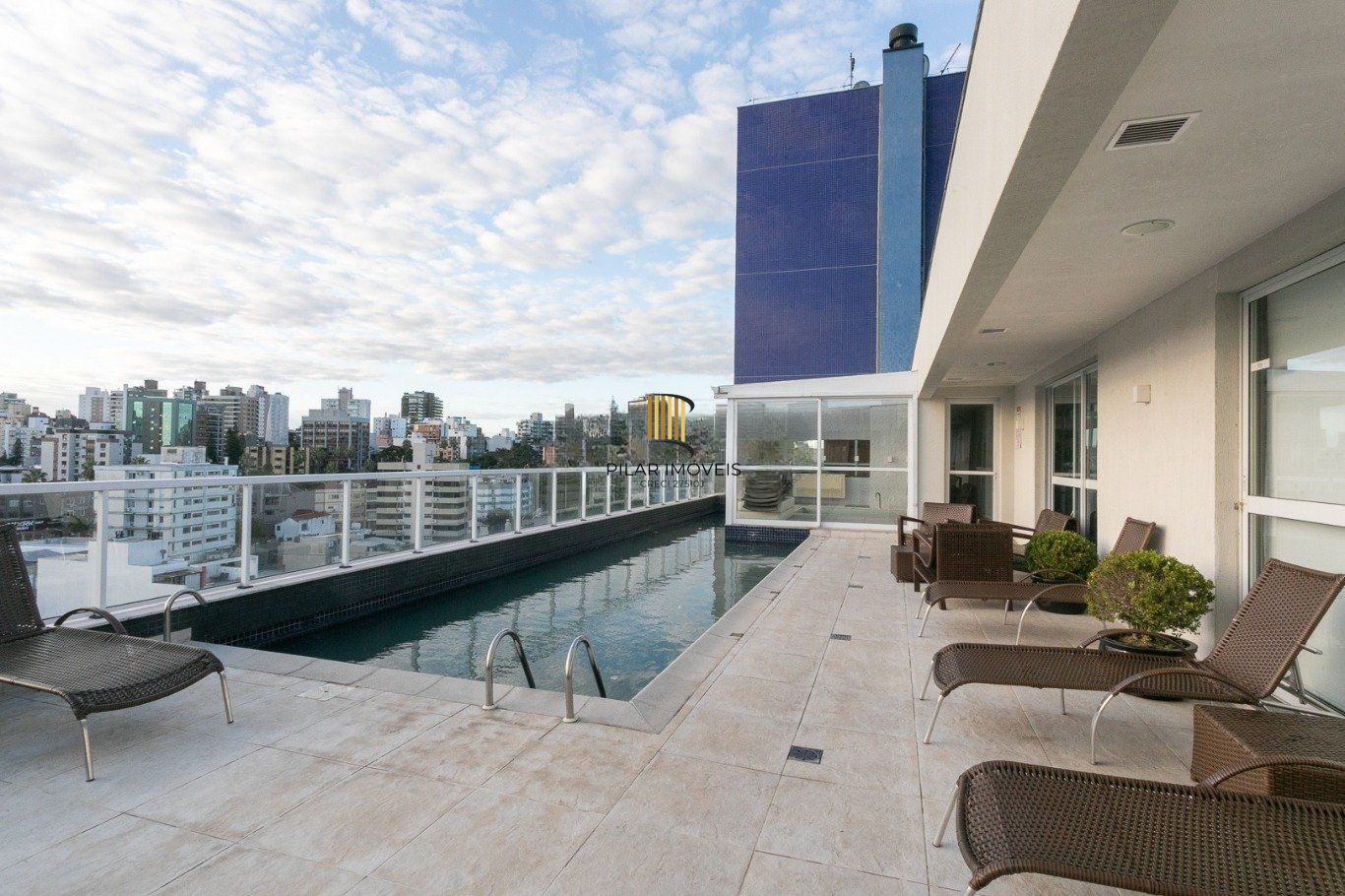 Apartamento semi mobiliado com 2 quartos de bairro Petrópolis
