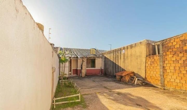 Casa de 2 dormitórios e 1 vaga de garagem em Canoas.