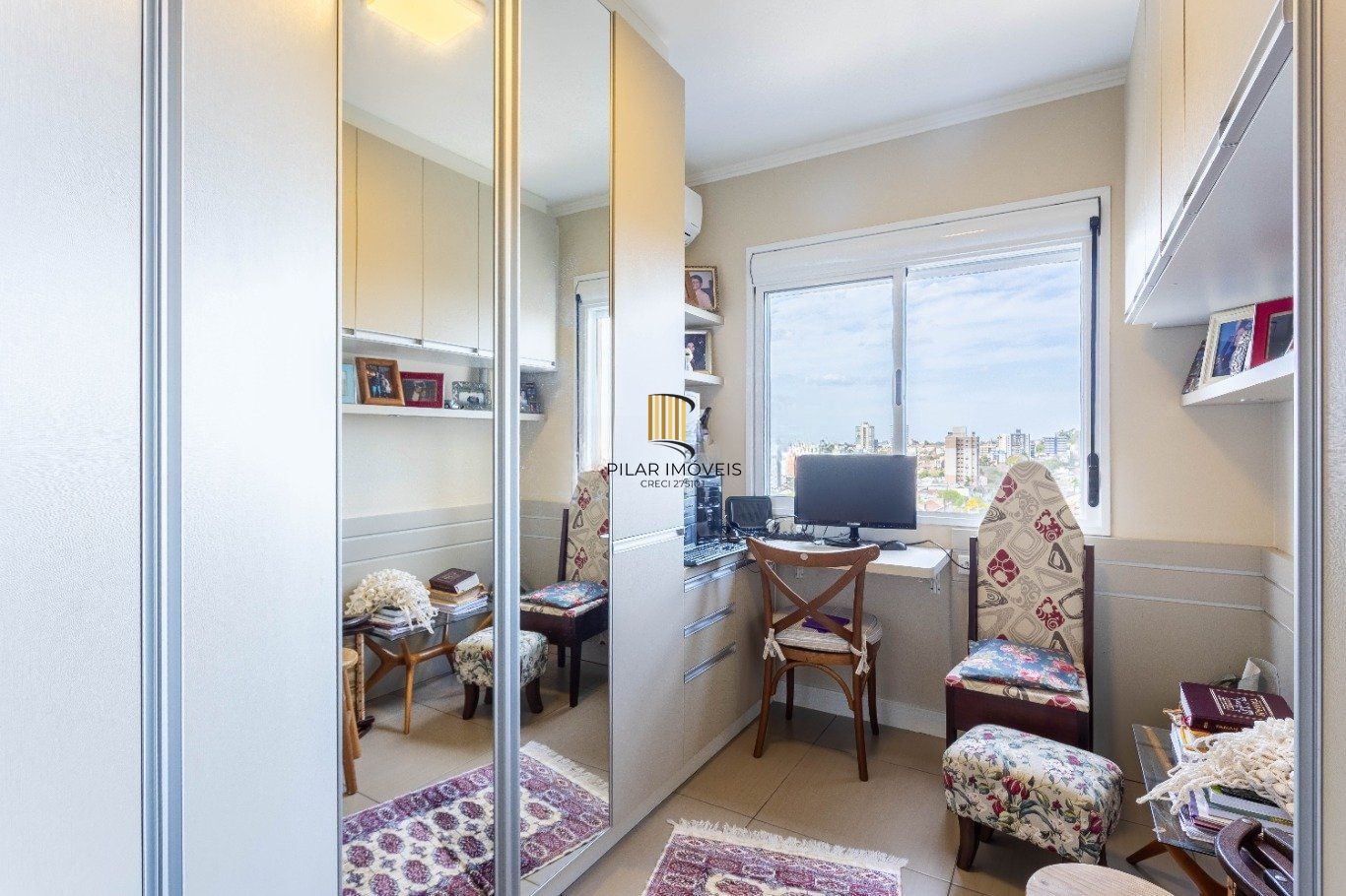 Apartamento de 3 quartos, suíte, elevador, 1 vaga no bairro Vila Ipiranga.