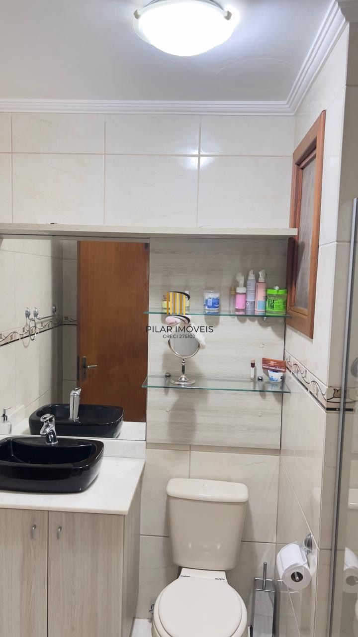 Apartamento Térreo 2 dormitórios 1 suíte e 2 vagas de Garagem Cachoeirinha