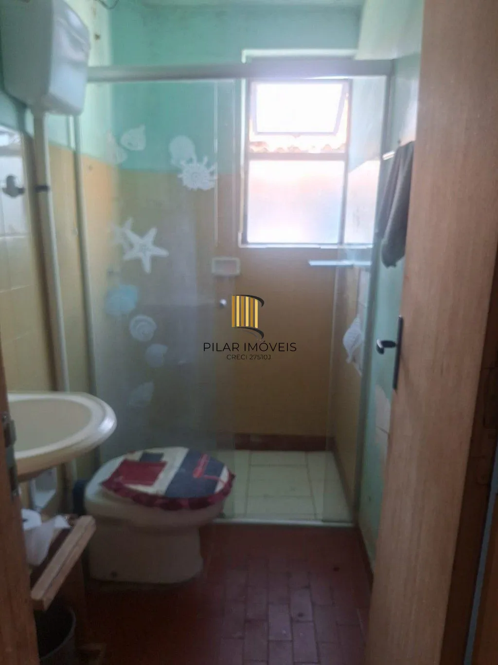 Casa de 3 quartos e 4 vagas de garagem em Canoas.