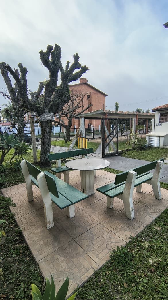 Sobrado 2 dormitórios com suite Condomínio Fechado Capão Novo