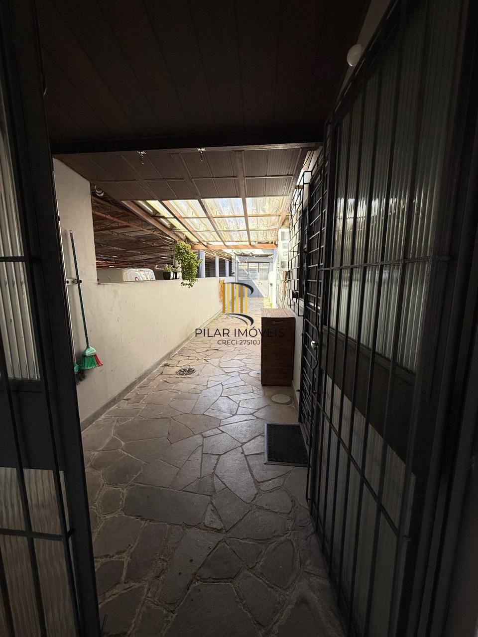 Casa semi mobiliada de 4 dormitórios bairro São Sebastião