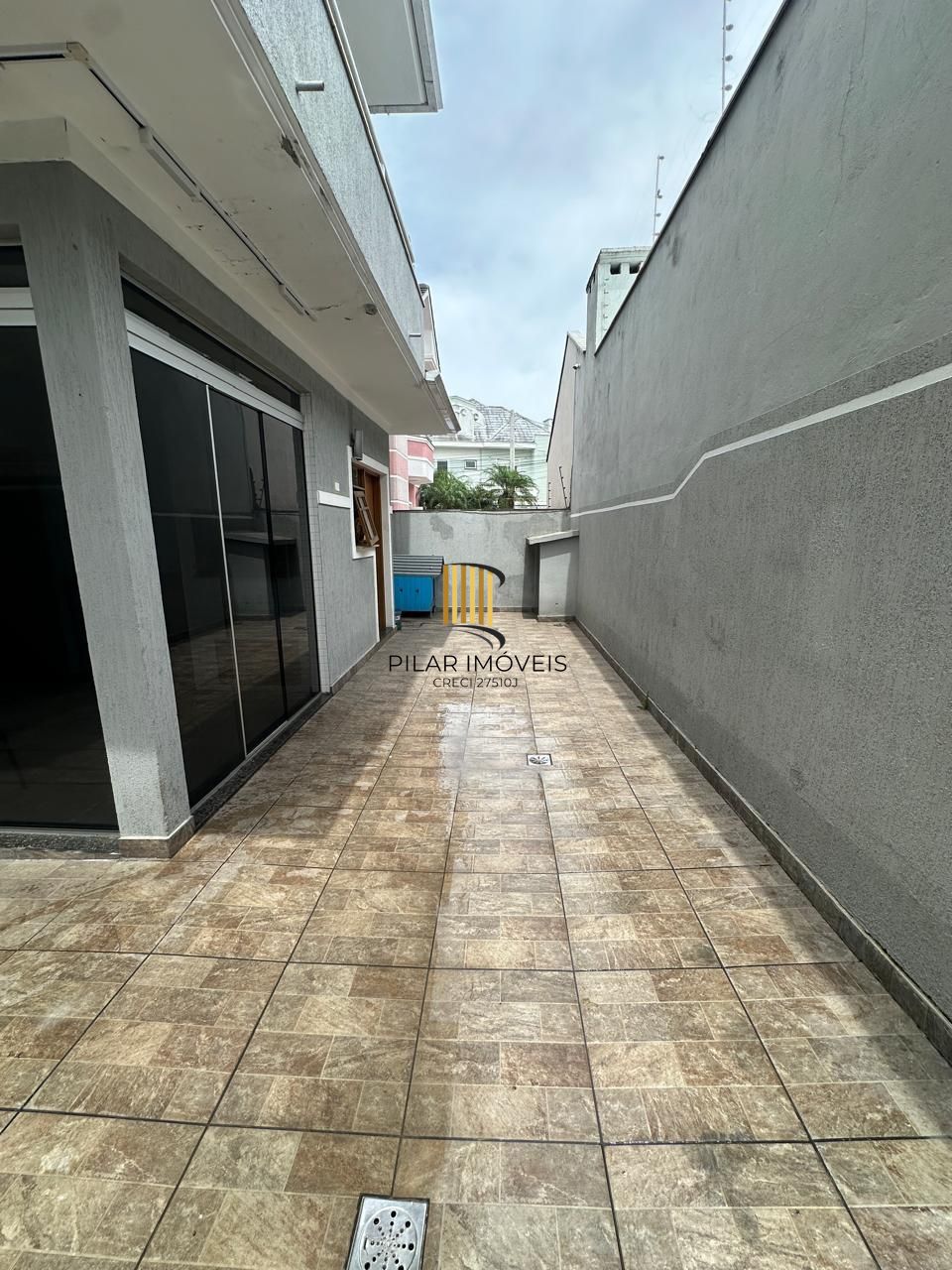 Casa Alto Padrão Mobiliada com Jacuzie Suíte Master