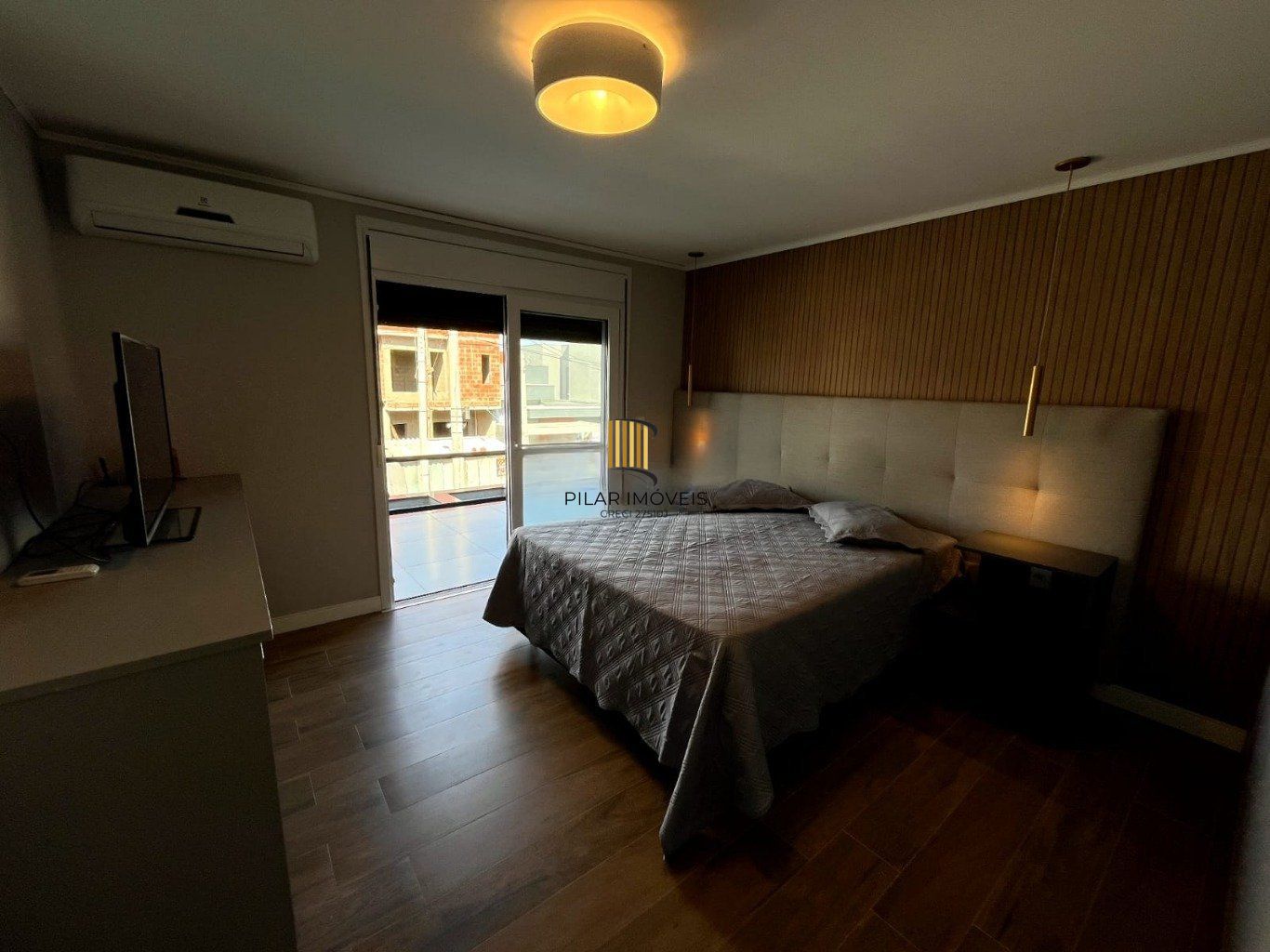 Casa de 3 dormitórios e 4 vagas de garagem em Gravataí.