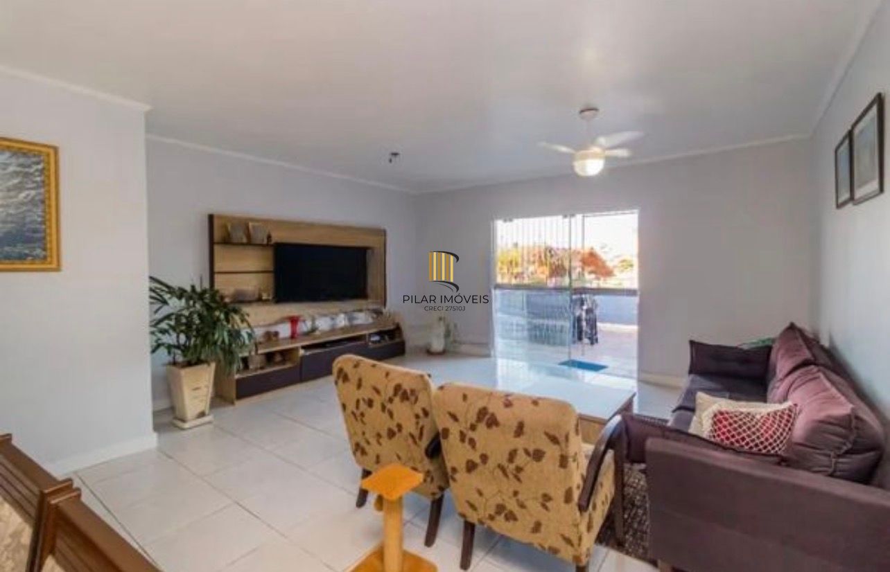 Casa com 3 Quartos e 3 banheiros à Venda, 120 m² por R$ 390.000