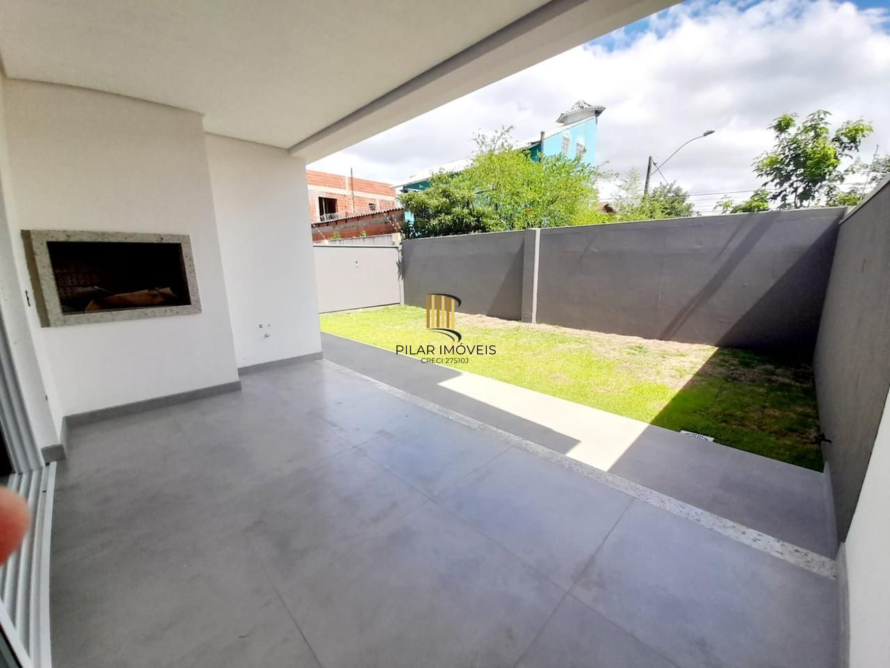 Casa em condomínio Las Brisas, 3 suítes e 2 vagas de garagem em Canoas