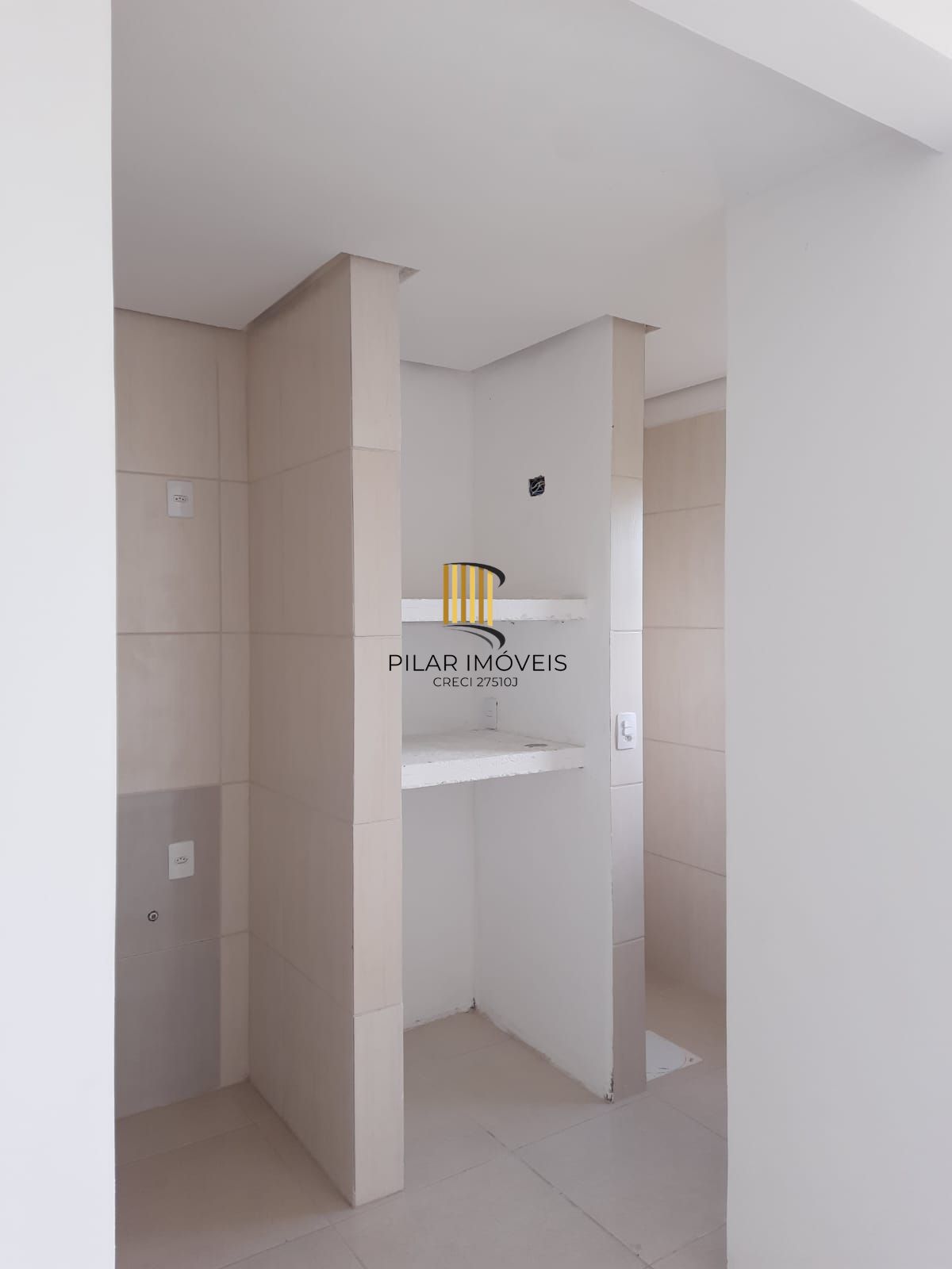 Apartamento a venda com 42 no Bairro cavalhada