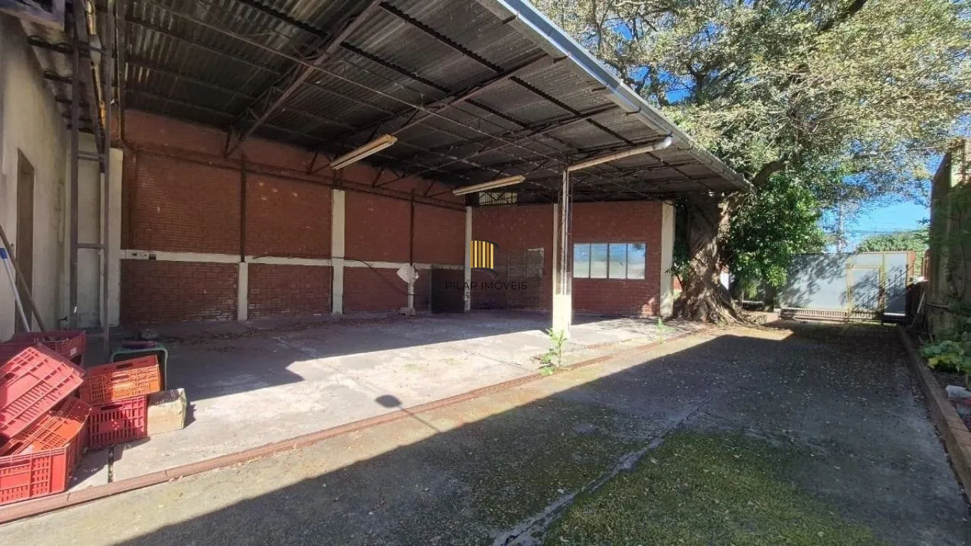 Casa de 3 quartos e 5 vagas de garagem em Canoas.