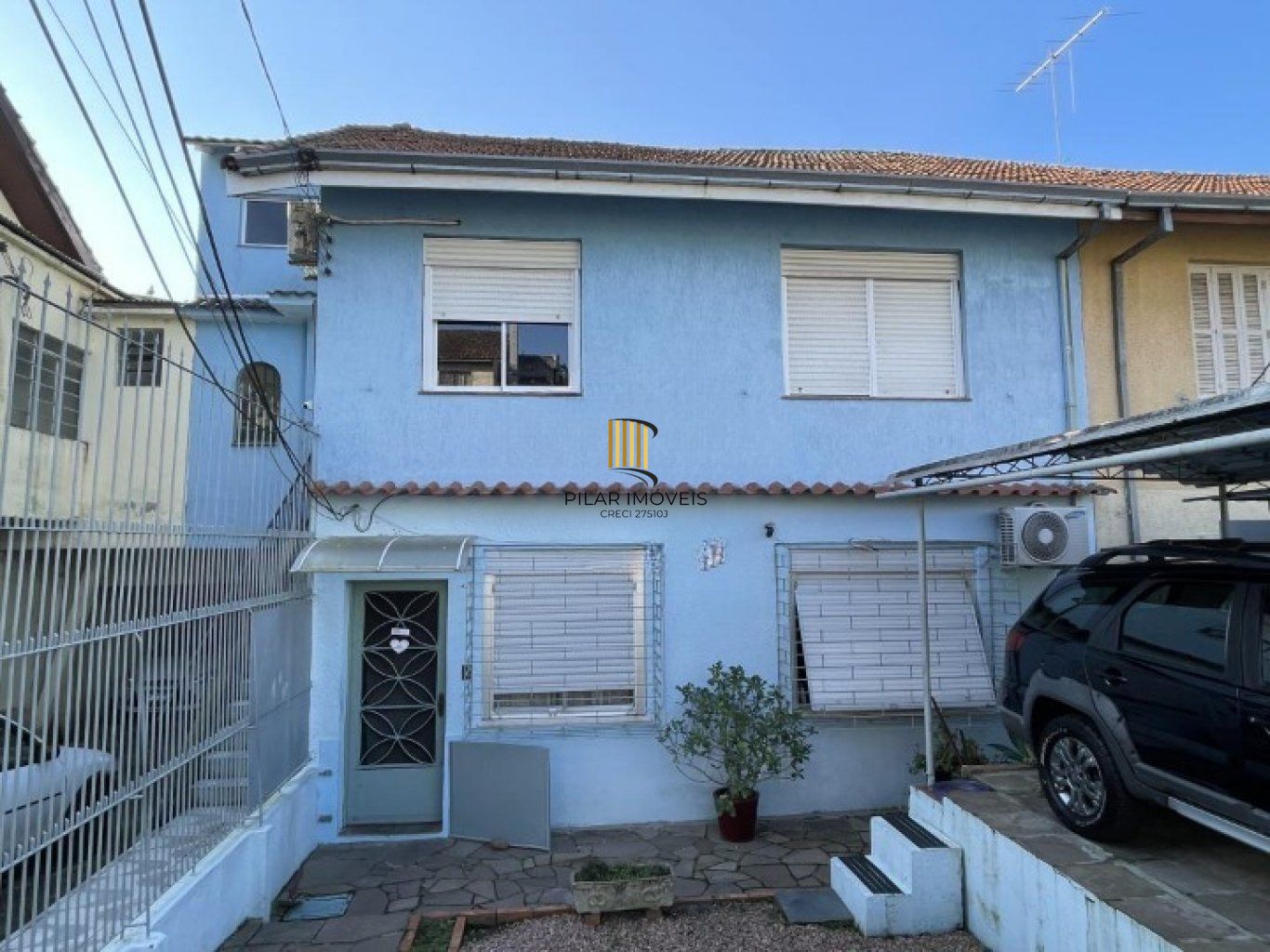 Casa geminada com 3 quartos, vaga de garagem e sacada no bairro Jardim Sabara