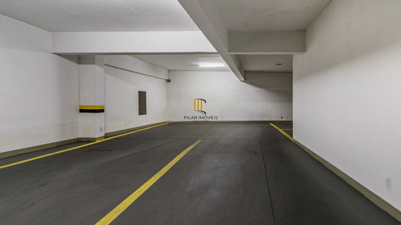 Apartamento com 3 quartos, 1 suíte, à venda no bairro Petrópolis