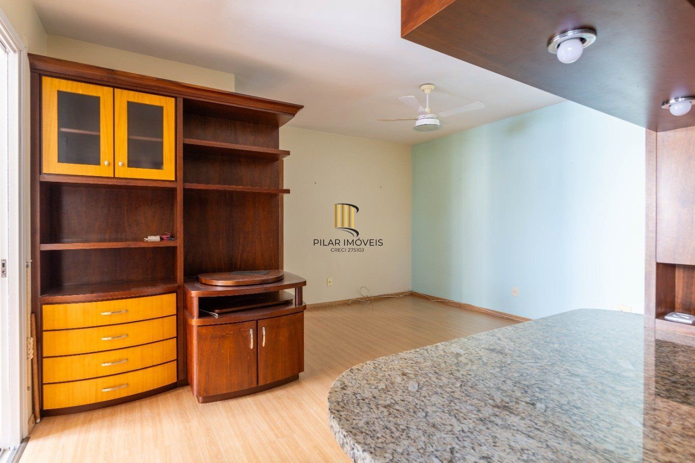 Apartamento com 3 Quartos, 1 suite e 1 vaga à Venda no bairro Tristeza.