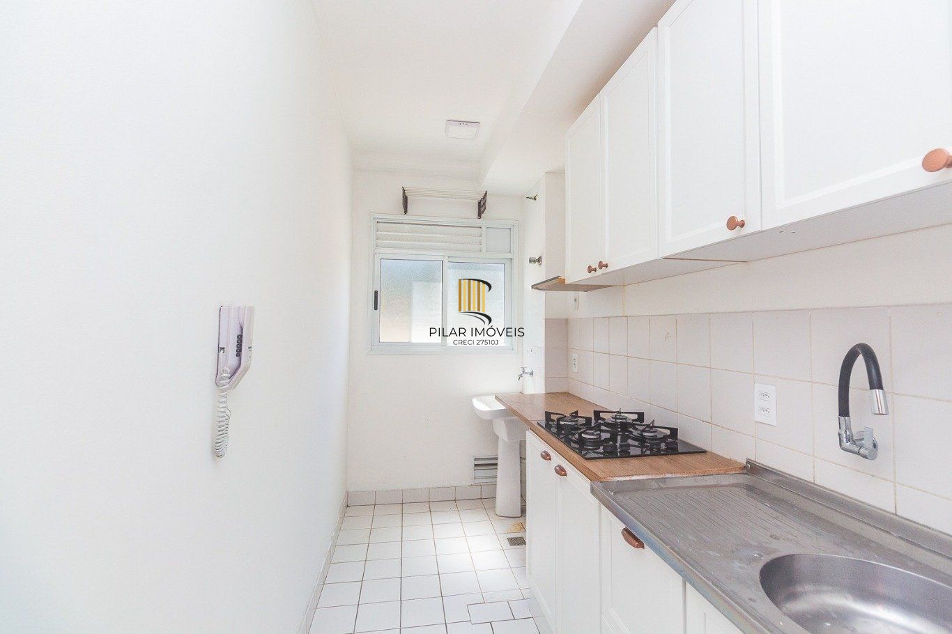 Apartamento com 2 quartos, 1 vaga, gás central e elevador no bairro Sarandi.