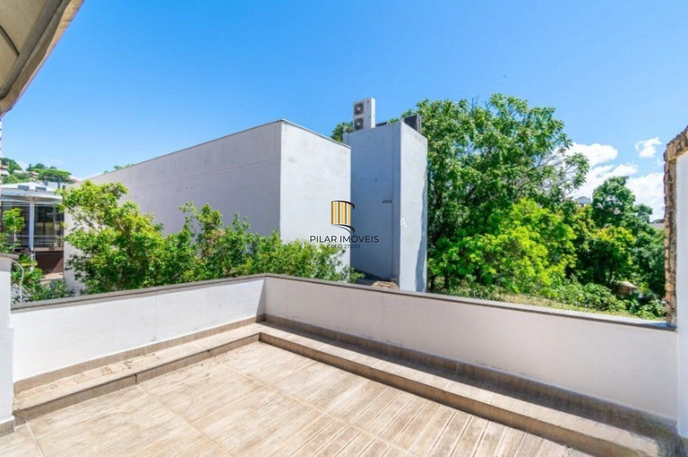 Casa com 3 quartos, 1 suíte, 2 vagas, e 234m² à venda no bairro Tristeza
