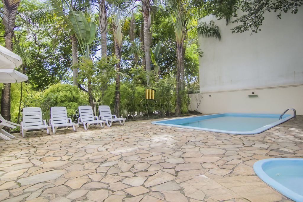 Casa em Condomínio com 5 quartos e 390m² à venda em Boa Vista, Porto Alegre.