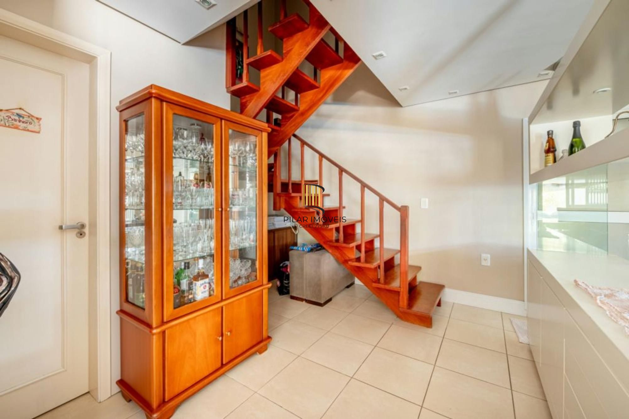 Casa 3 Dormitórios com Suíte e Piscina no Teresópolis