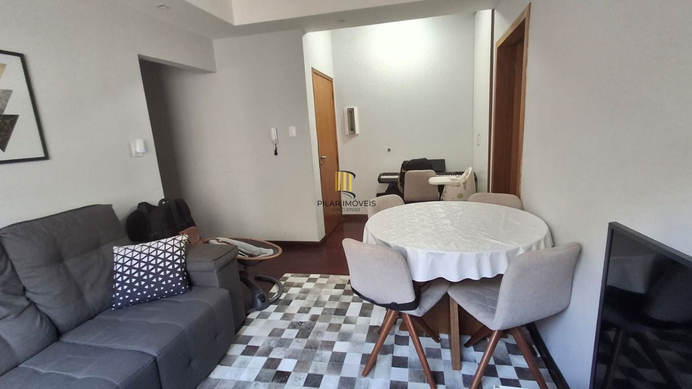 Apartamento de 2 dormitórios, sendo 1 suíte no bairro Menino Deus