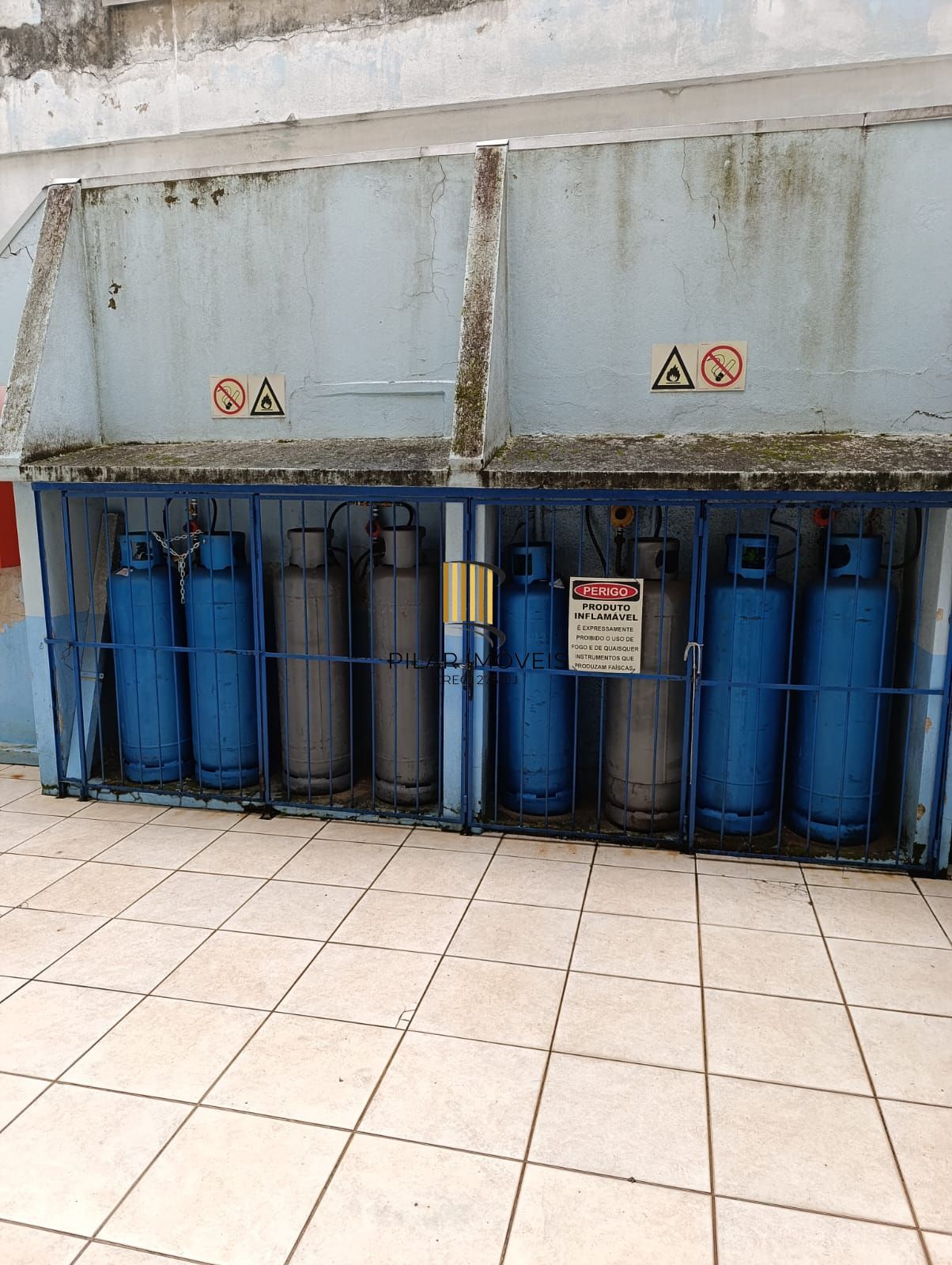 Apartamento de 3 dormitórios, 2 vagas no bairro Moinhos de Vento.