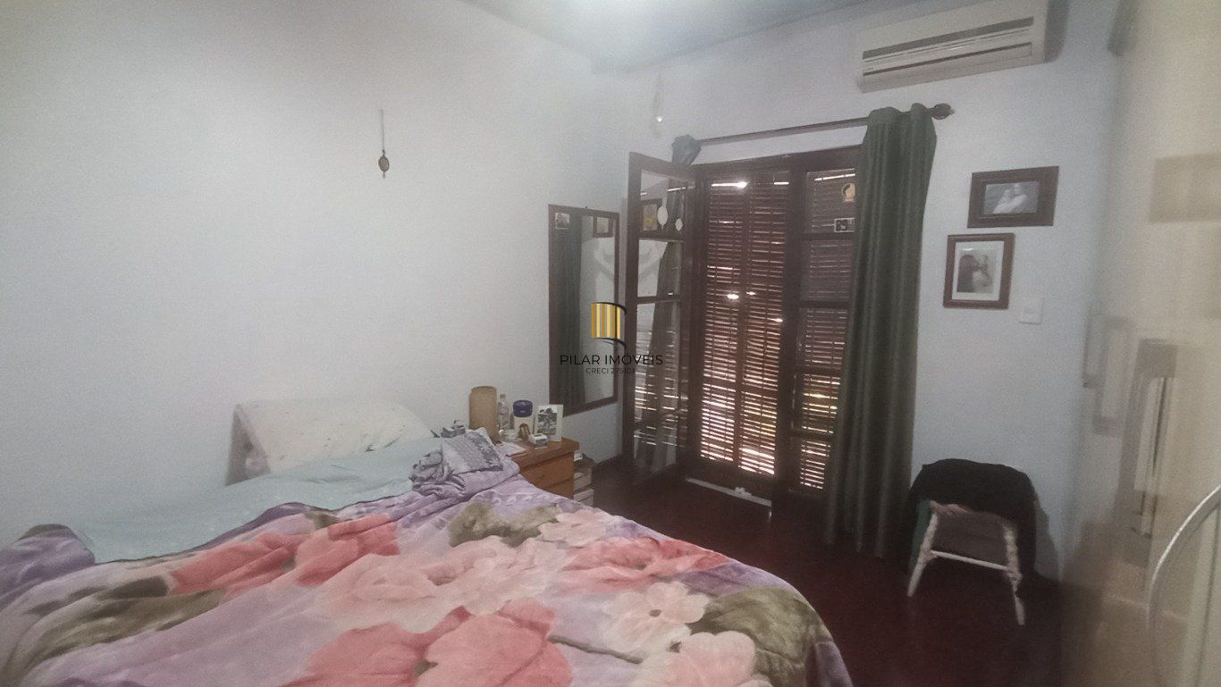 Casa de 3 dormitórios bairro Santa Fé