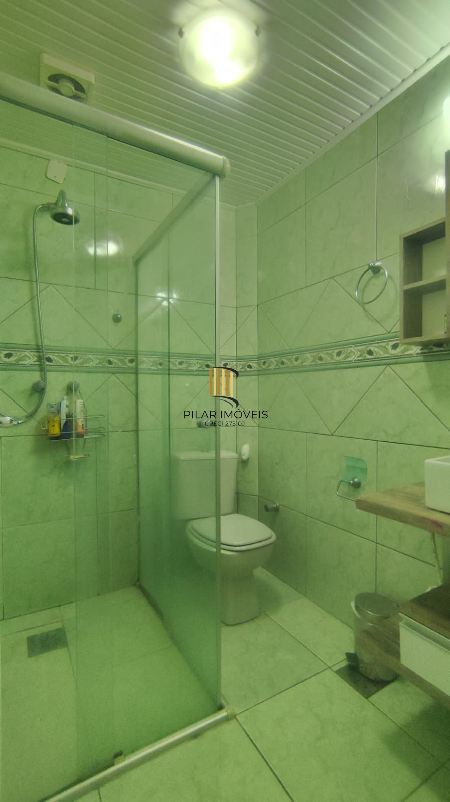 Casa térrea de 3 quartos, suíte, 3 vagas no bairro Santa Fé