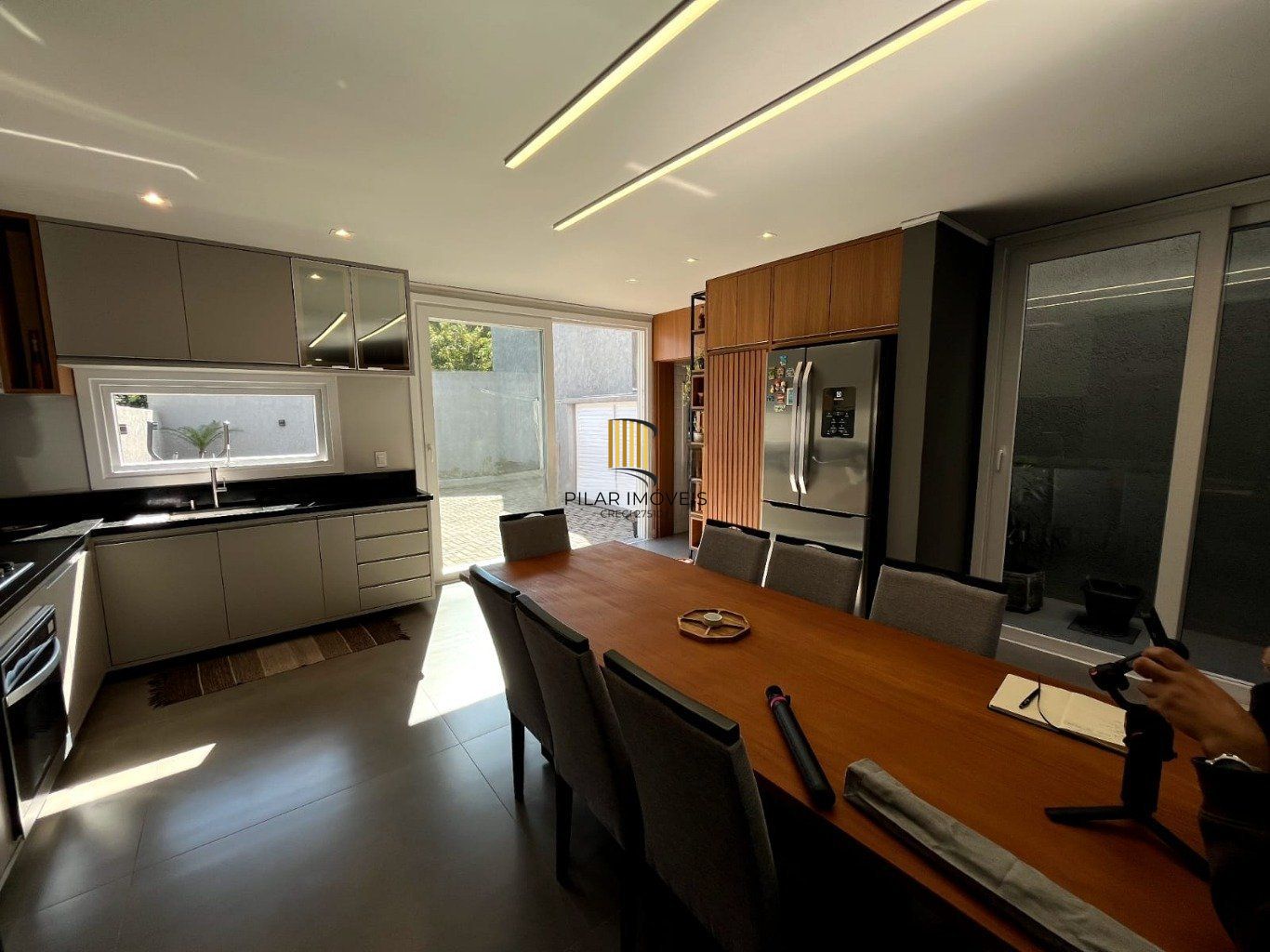 Casa de 3 dormitórios e 4 vagas de garagem em Gravataí.