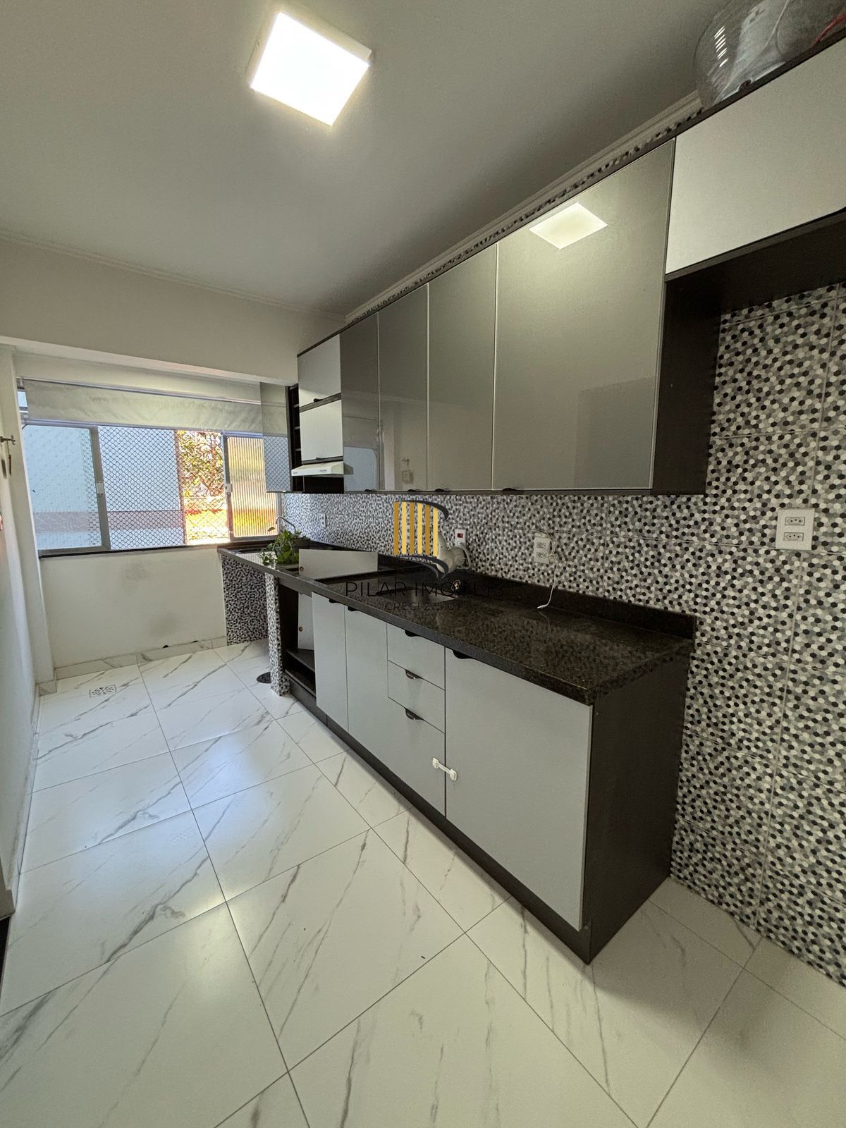 Apto de 1 dormitório Semi Mobiliado segundo andar no bairro Jardim Itu