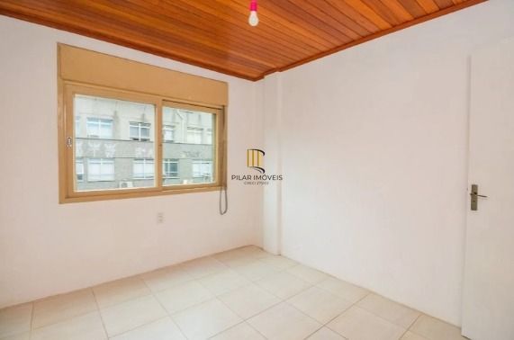 Apartamento com 3 quartos em prédio com elevador no Bairro Cidade Baixa