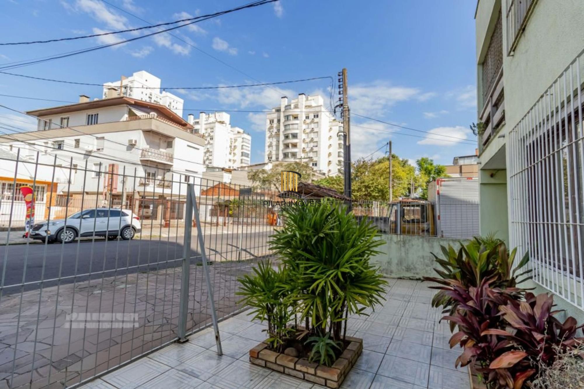 Apartamento Térreo 2 Dormitórios no Jardim Botânico – Amplo e Iluminado