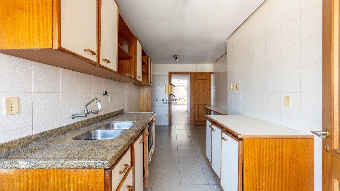 Apartamento 3 Dormitórios, 1 súite, elevador, 2 vagas no Petrópolis.