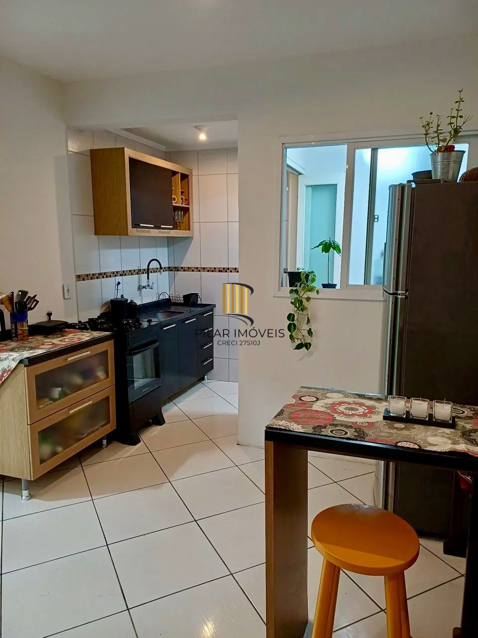 Apartamento de 2 quartos no andar térreo semi mobiliado em Gravataí