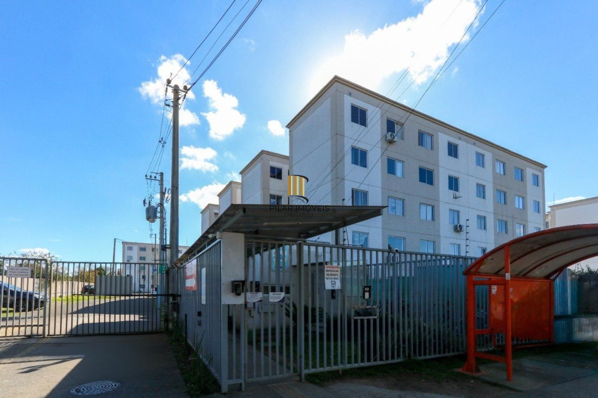 Apartamento com 1 dormitório e com 1 vaga de garagem em Canoas.