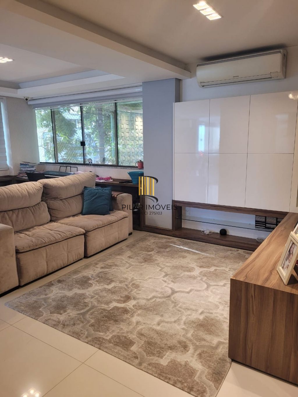Apartamento com 4 dormitórios e 3 vagas de garagem no Bairro Petrópolis