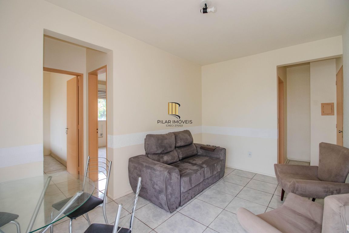 Apartamento 2 dormitórios com Sacada e 1 vaga de garagem na Rua Sadi Castro.