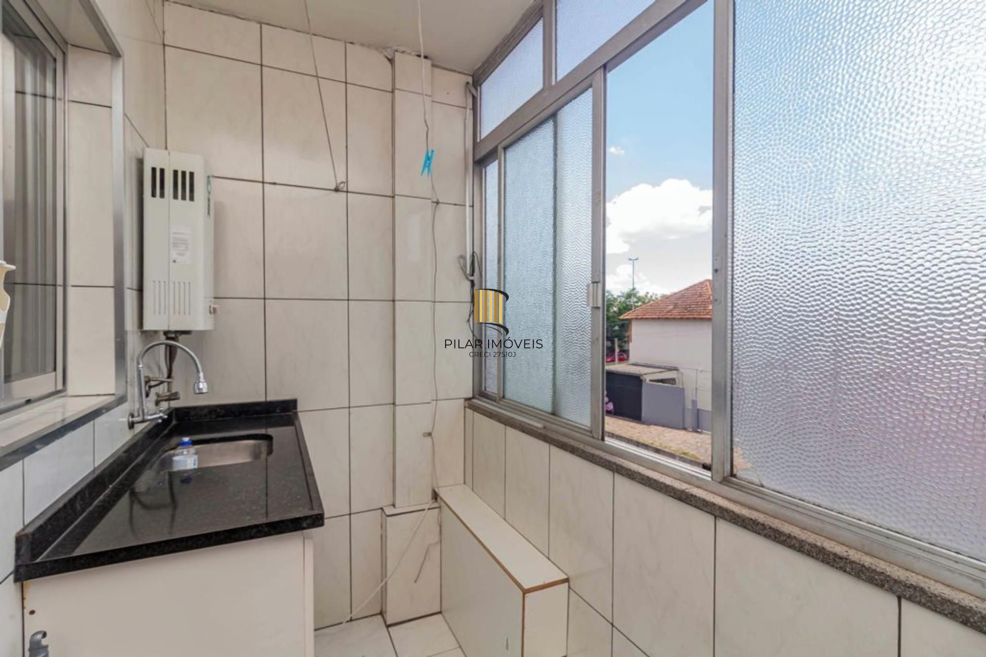 Apartamento semi mobiliado de 2 quartos no bairro Passo da Areia