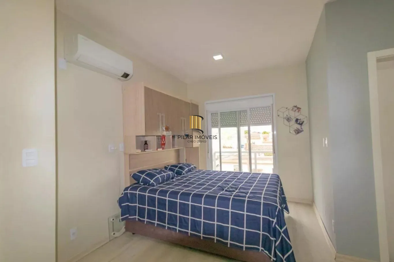 Casa de 3 dormitórios e 3 vagas de garagem em Canoas.