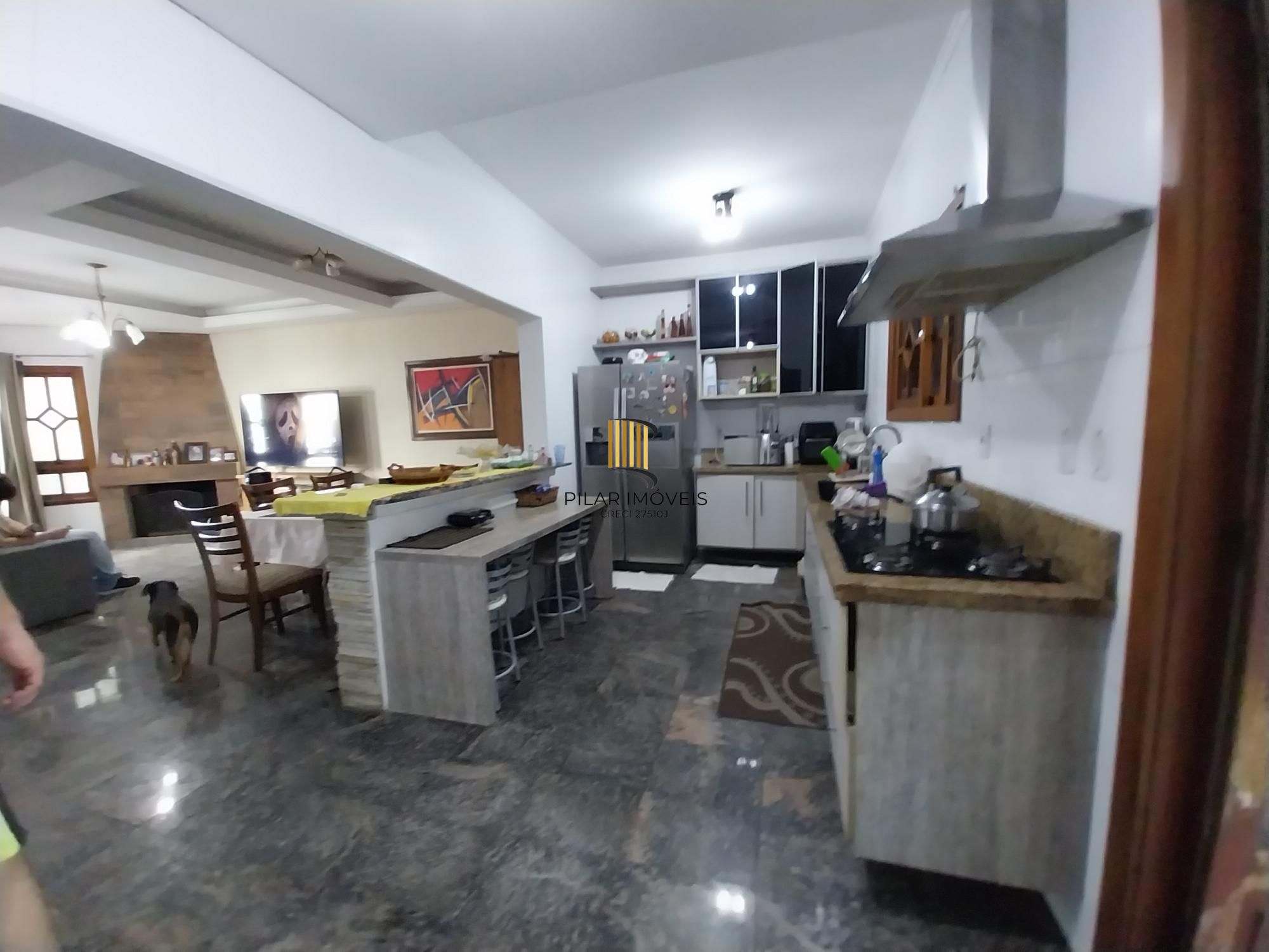 Casa em Condomínio com 4 quartos, 1 suíte e 300m² à venda em Ecoville.