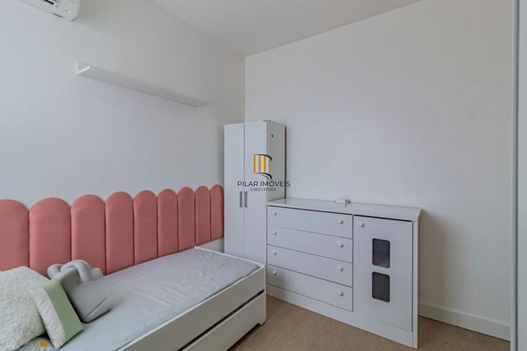 Apartamento de 3 quartos, suíte, elevador e 2 vagas no bairro Vila Ipiranga