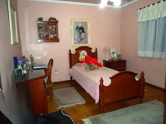 Casa com 3 quartos, 3 banheiros, churrasqueira no bairro Jardim São Pedro.