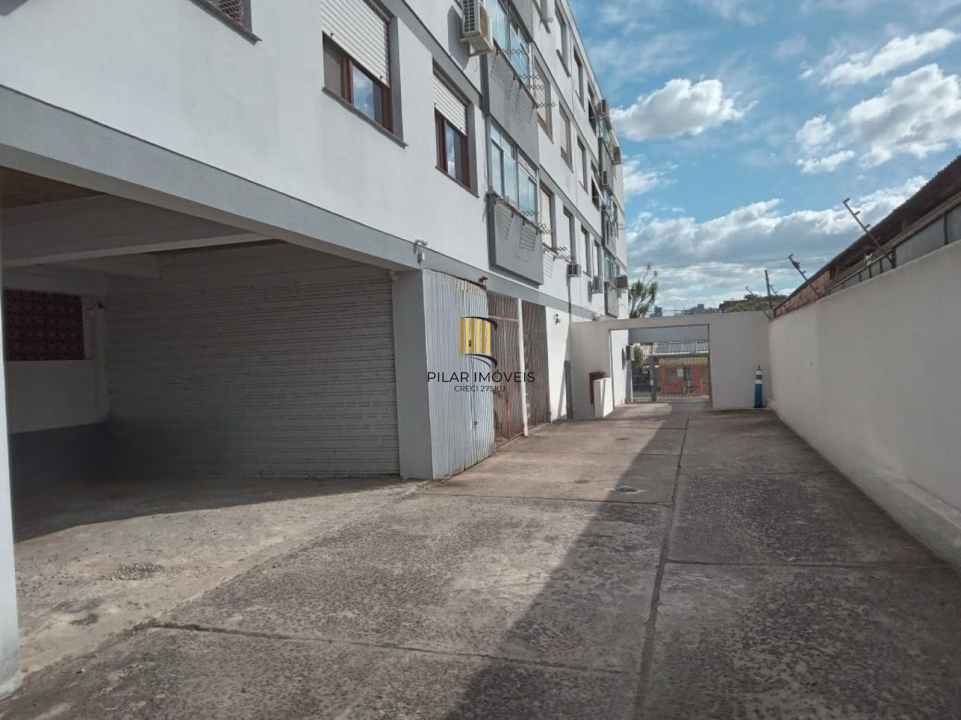 Apartamento com 1 quarto e 1 vaga de garagem no Bairro Sarandí