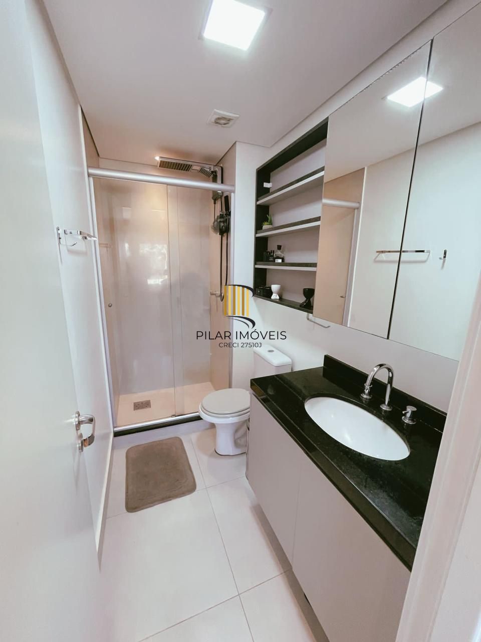 Apartamento com 1 dormitório e 1 vaga de garagem no Bairro Partenon