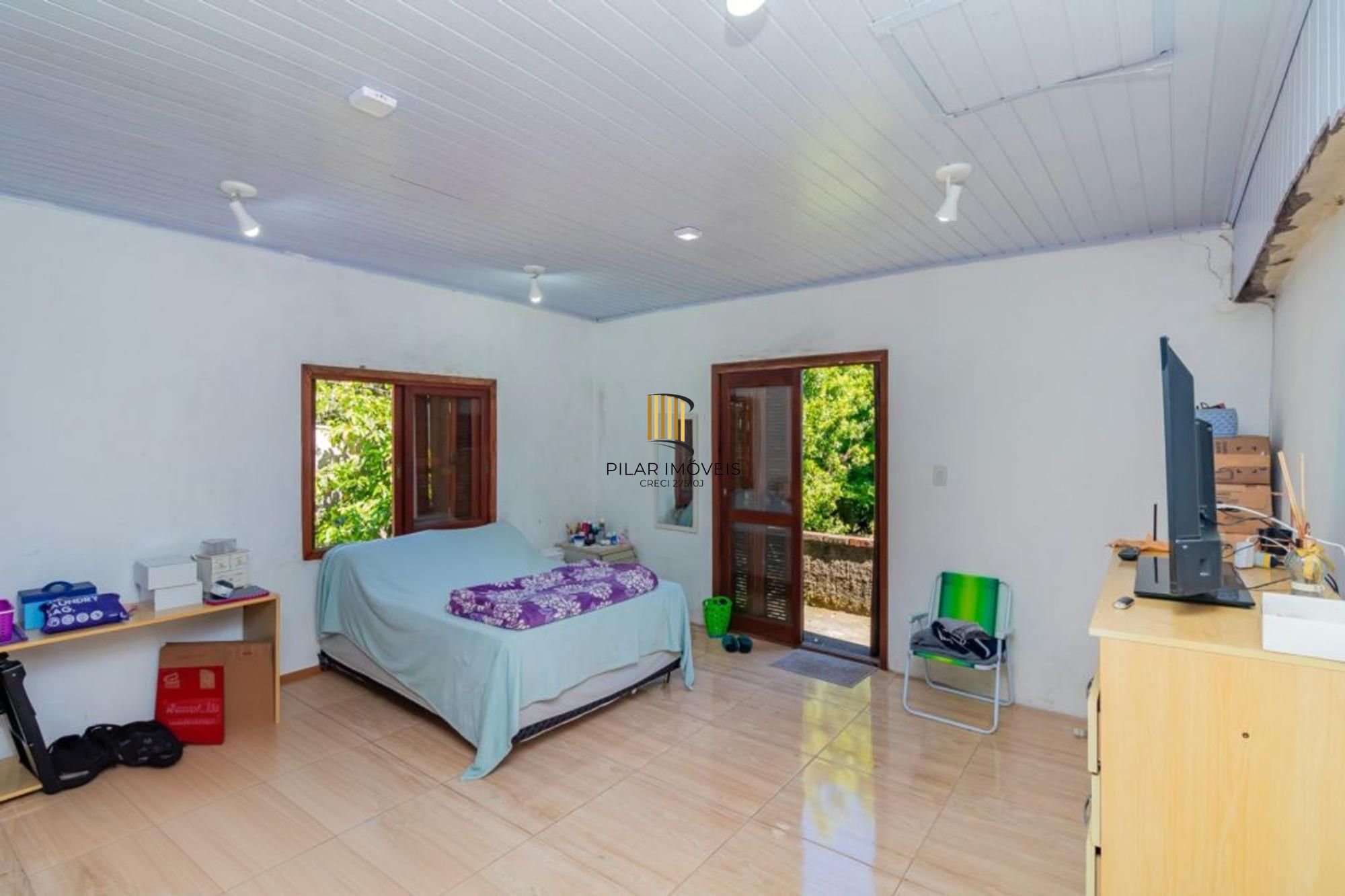 Casa de 3 quartos, 2 vagas no bairro Morro Santana