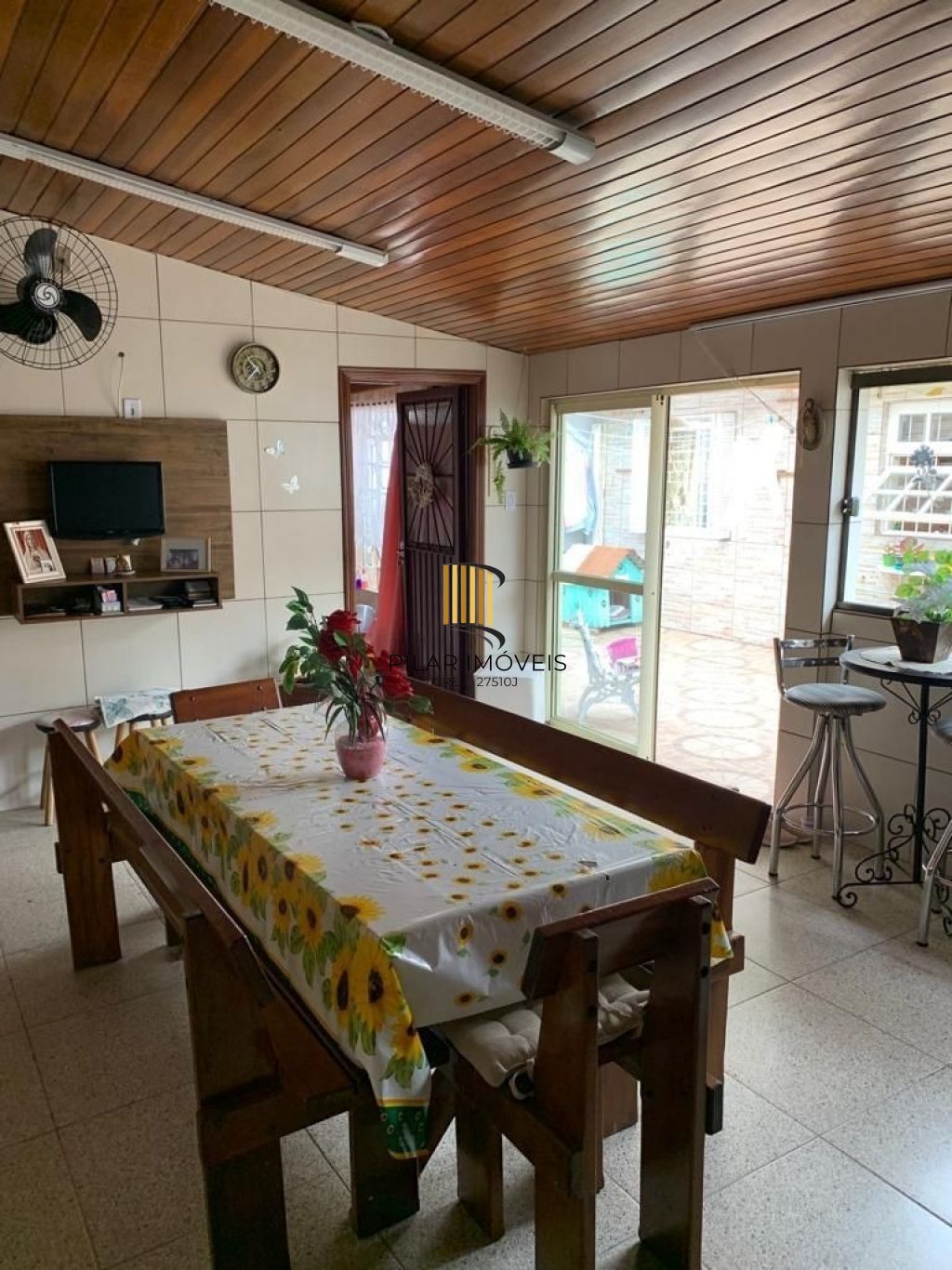 Casa de 3 dormitórios no bairro Sarandi