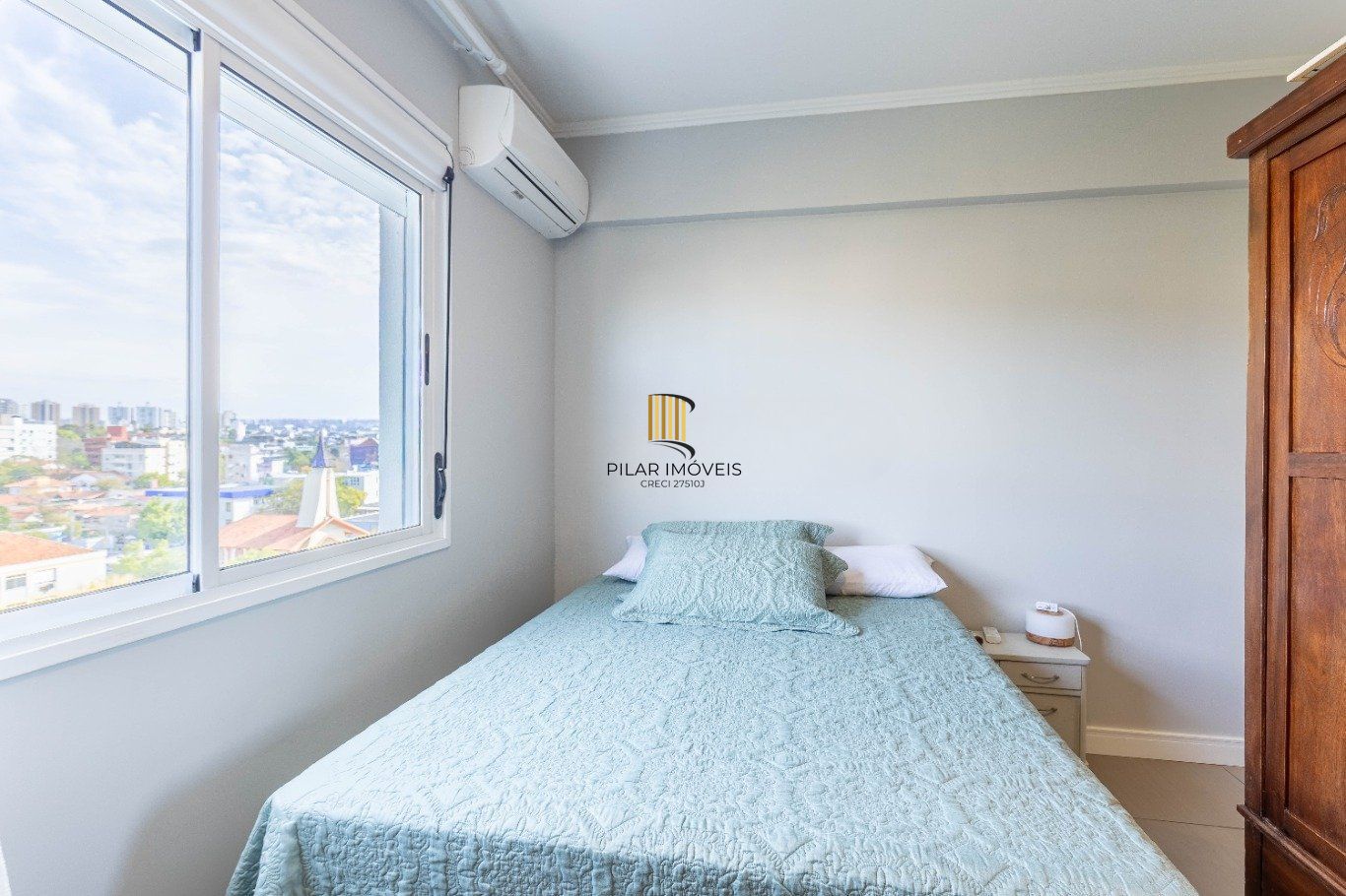 Apartamento de 3 quartos, suíte, elevador, 1 vaga no bairro Vila Ipiranga.