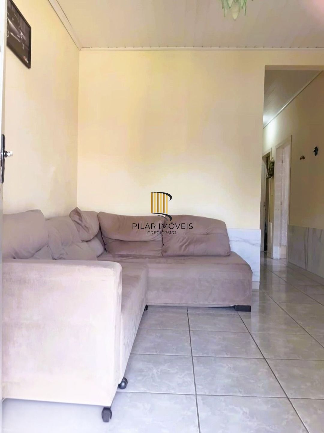 Casa de 3 dormitórios e 2 vagas de garagem em Canoas.