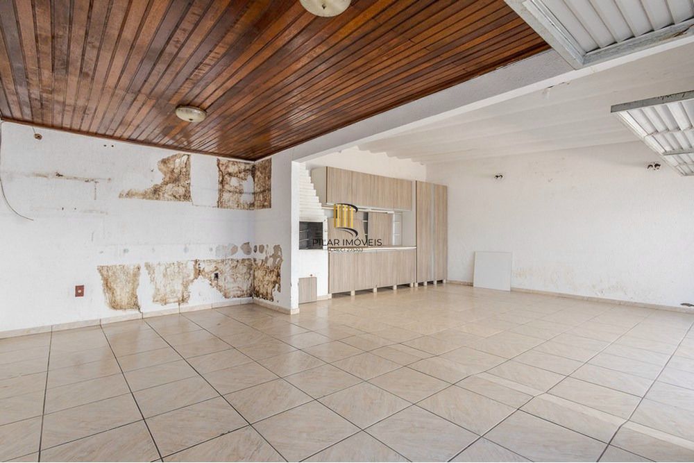 Casa com 4 quartos, 7 vagas e pátio no Bairro Higienópolis