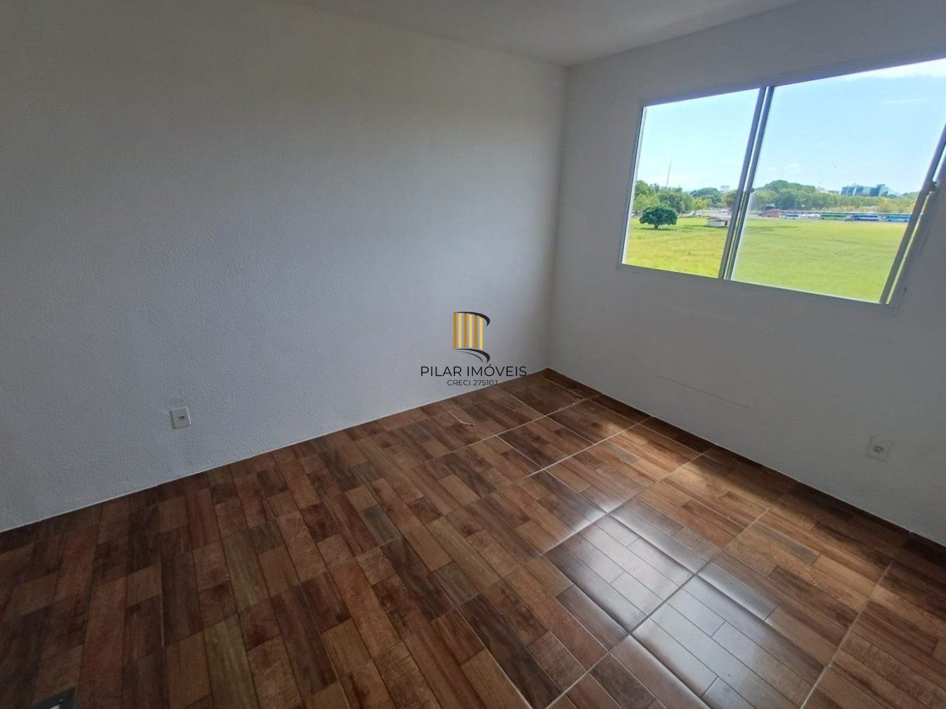 Apartamento de 2 dormitórios e 1 vaga de garagem no Bairro São José em Canoas.