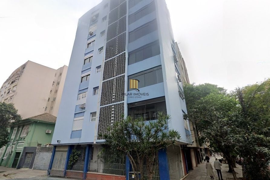 Apartamento com 3 quartos em prédio com elevador no Bairro Cidade Baixa