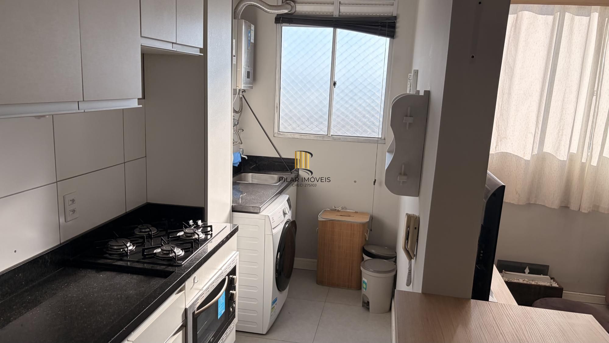 Apartamento com 2 quartos e 1 vaga de garagem no Bairro Sarandí