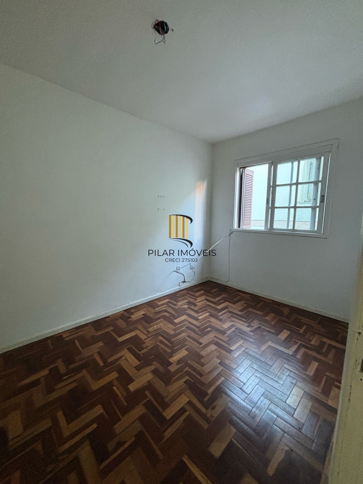 Apto de 1 dormitório Semi Mobiliado segundo andar no bairro Jardim Itu