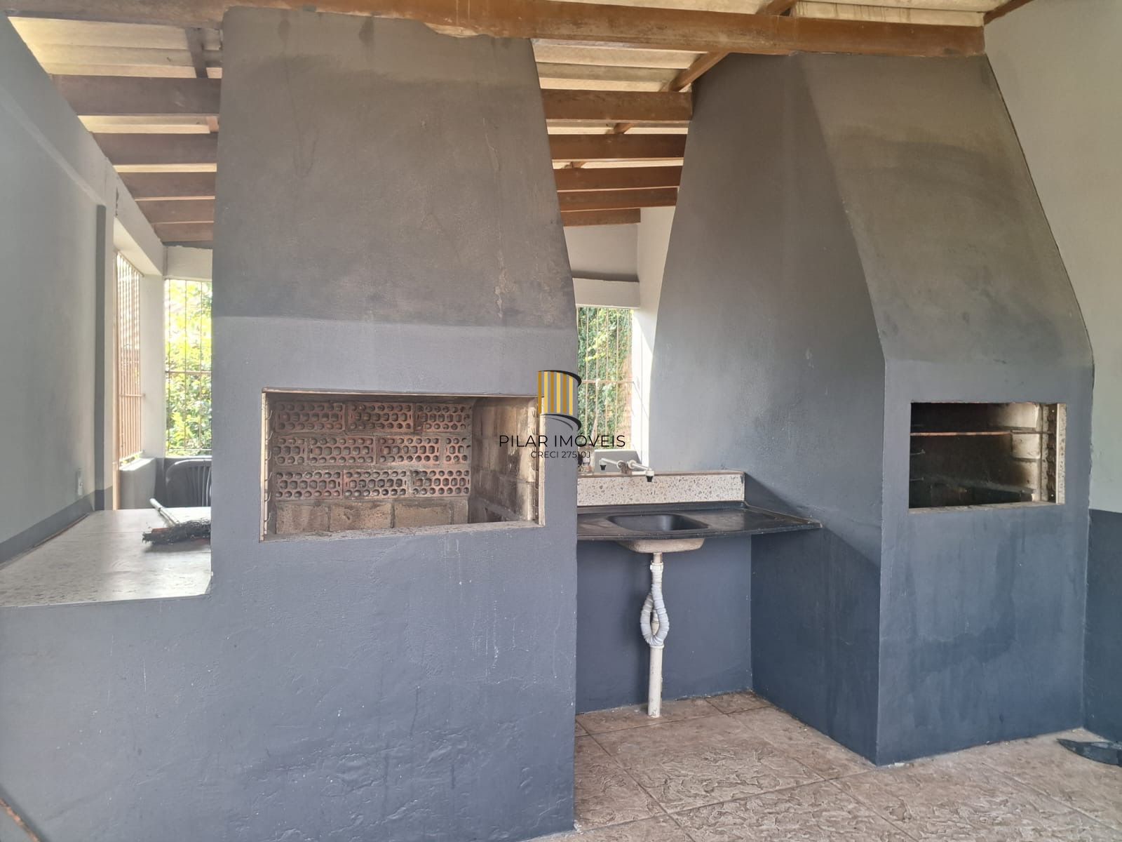 Apartamento 2 dormitórios 1 vaga de garagem no Bairro Maria Regina Alvorada